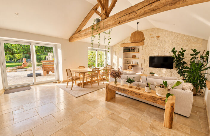 Maison à vendre 4 pièces SAINTES Proche (17)- Séjour 50 m² - 3 chambres - terrain 1 500 m² — photo 2
