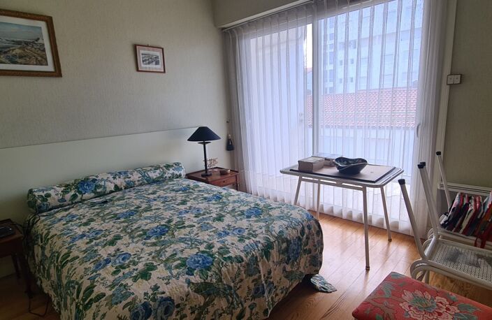 Dpt Charente Maritime (17), à vendre ROYAN appartement T3 avec garage, 100 m de la plage — photo 4