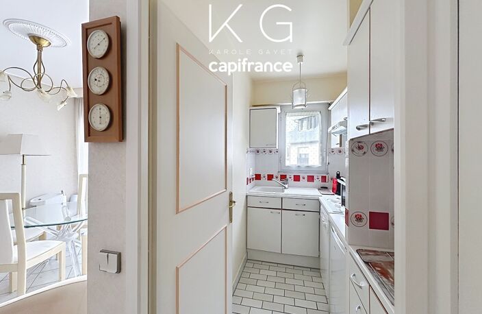 Deauville, place Morny, bel appartement T2 à vendre 33m2 au 2e étage, balcon sur jardins, cave — photo 3