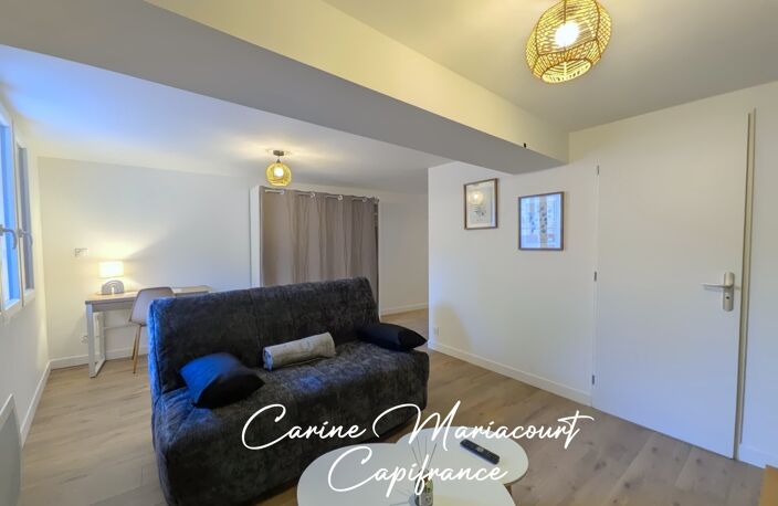 STUDIO MEUBLÉ 32 M² – ENTIÈREMENT RÉNOVÉ – CENTRE DE SAINT-MAIXENT-L’ÉCOLE — photo 2