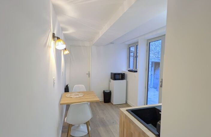 STUDIO MEUBLÉ 32 M² – ENTIÈREMENT RÉNOVÉ – CENTRE DE SAINT-MAIXENT-L’ÉCOLE — photo 4