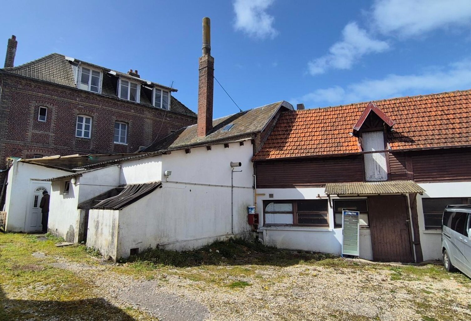 DIEPPE – Ensemble immobilier à réhabiliter – potentiel 4/5 logements + 4 garages — photo 1