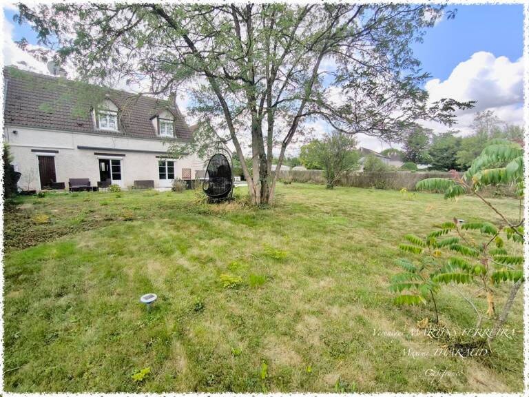 À vendre – Maison familiale 5 pièces avec jardin, terrasse et piscine à MÉREAU — photo 1
