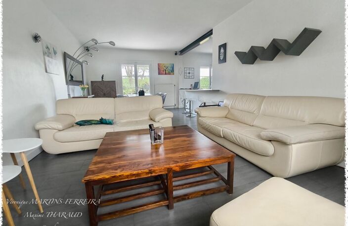 À vendre – Maison familiale 5 pièces avec jardin, terrasse et piscine à MÉREAU — photo 2