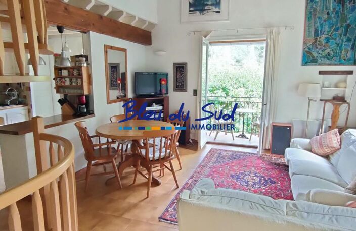 Belle maison de village en pierre avec jardin — photo 4