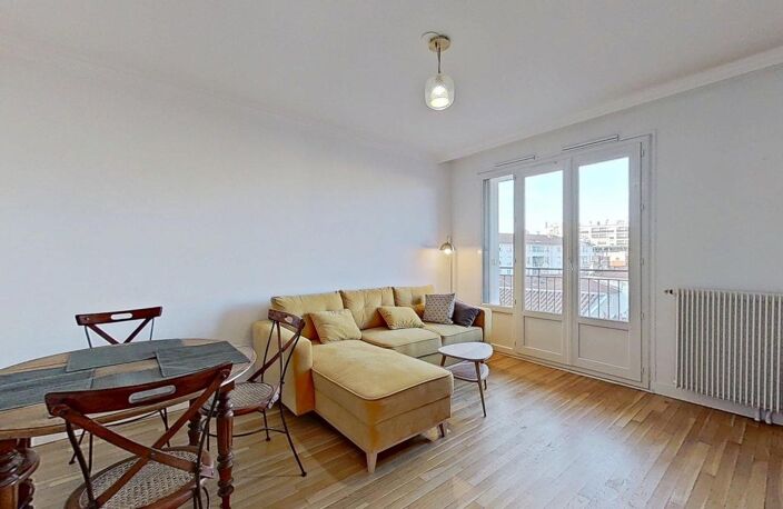 6 RUE FRANCIS DE PRESSENSE VILLEURBANNE 69100 - T2 Meublé - 845 €CC — photo 2