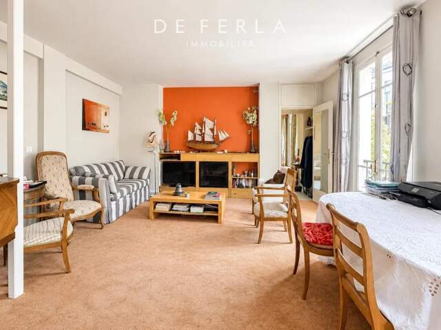 MONTPARNASSE/GAITÉ : Duplex à rénover en dernier étage avec terrasse, Paris 14e — photo du bien