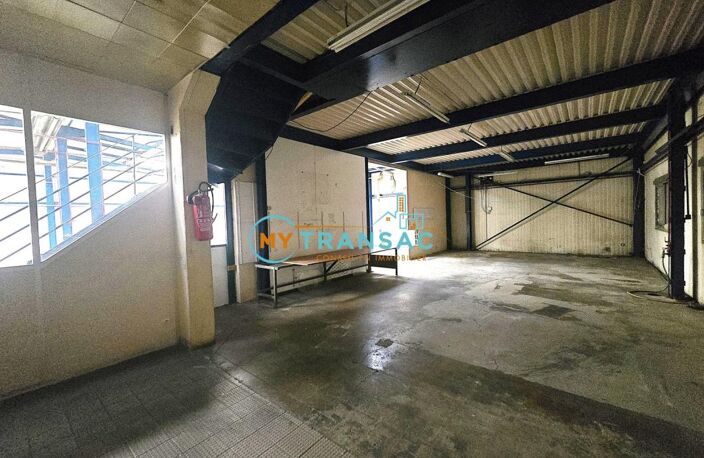 A VENDRE - RARE - MyTransac vous propose sur LIVRY GARGAN, un bâtiment indépendant de 550m² — photo 4