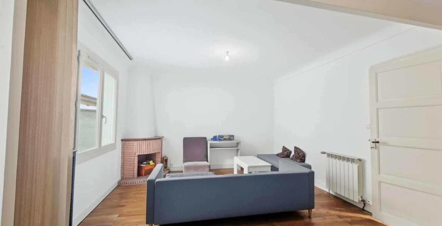 Maison 4 pièces 96 m² avec cour et garage en vente à Cognac 16100 — photo 1