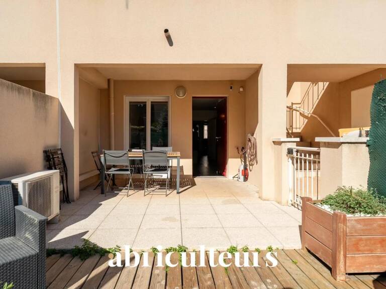 Gardanne (13120) : Appartement T3 en rez-de-jardin avec terrasse et box fermé — photo 1
