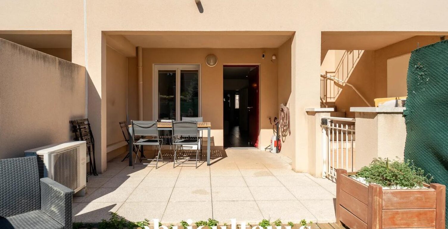 Gardanne (13120) : Appartement T3 en rez-de-jardin avec terrasse et box fermé — photo 1