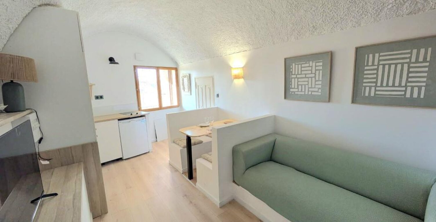 À louer Appartement T1 bis meublé 37 m²  La Verdière (83) proche Cadarache — photo 1
