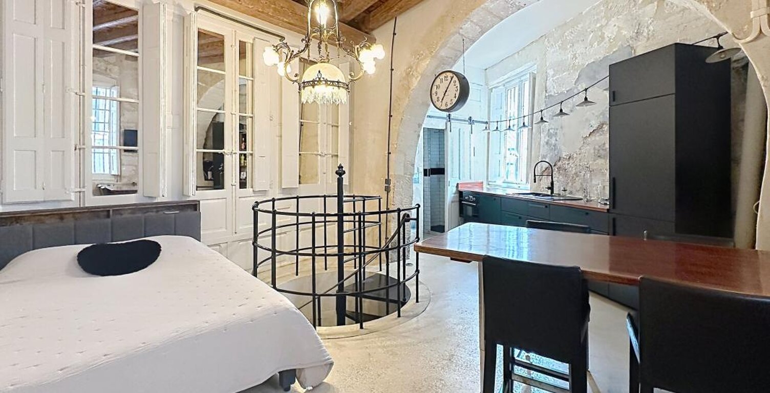 Appartement T1 - À Louer - Avignon Intra-Muros — photo 1