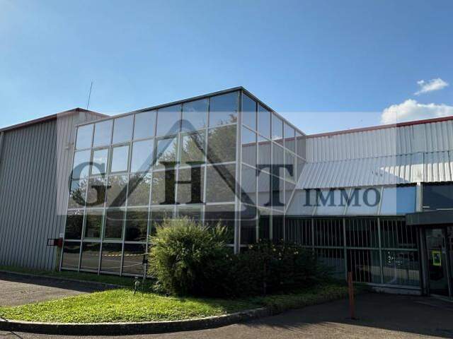 À vendre Entrepôt & bureaux 3100m²- TRAPPES — photo du bien