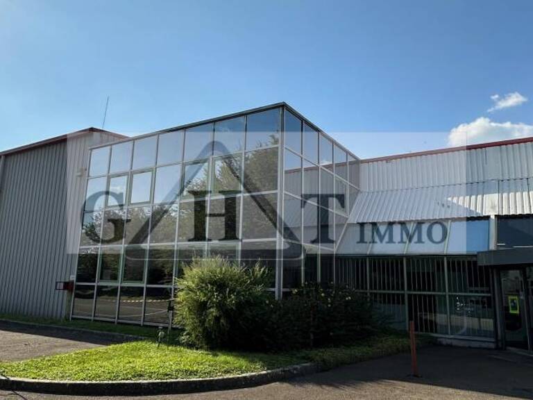 À vendre Entrepôt & bureaux 3100m²- TRAPPES — photo 1