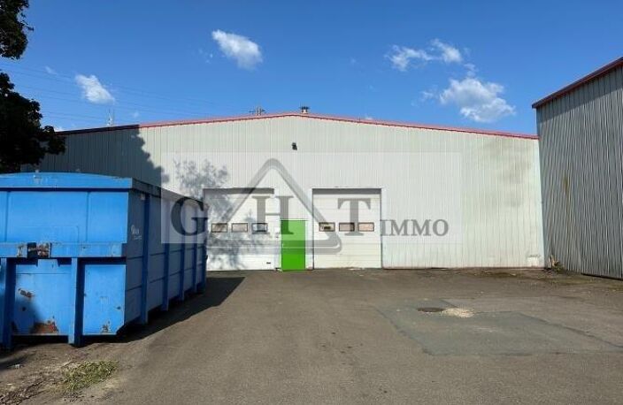 À vendre Entrepôt & bureaux 3100m²- TRAPPES — photo 2