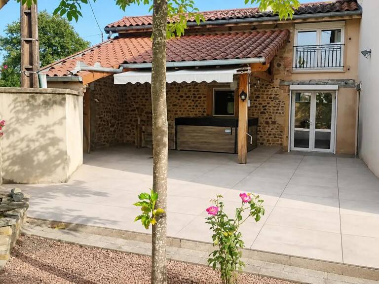 Maison de 8 pièces de 202 m² à Ligny-en-Brionnais — photo 1