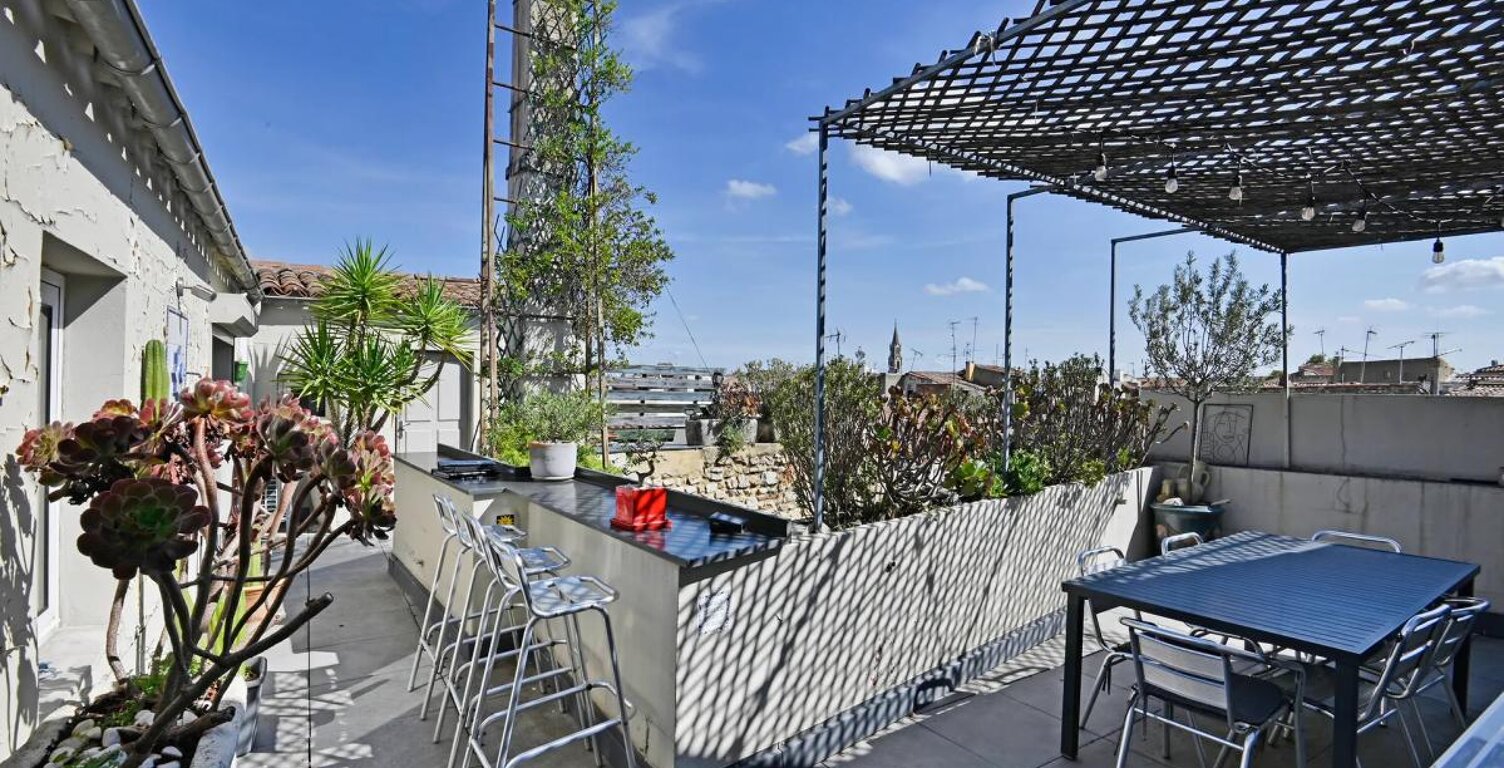 Appartement T3 de 92 m² à Nîmes centre — photo 1