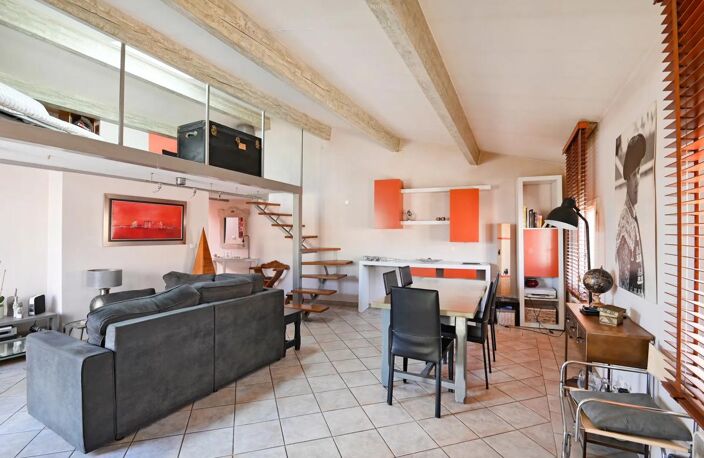 Appartement T3 de 92 m² à Nîmes centre — photo 2