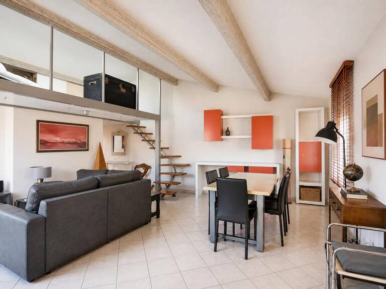 Appartement T3 de 92 m² à Nîmes centre — photo 1