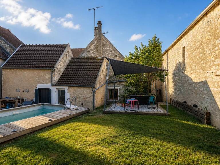 Maison familiale - 8 pièces - 175 m2 à Vermenton — photo 1