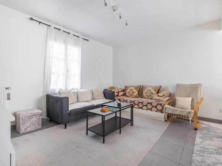 Maison de 6 pièces de 130 m² à Corbeil-Essonnes — photo 1