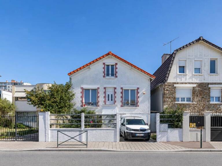 Maison refaite à neuf avec dépendances — photo 1
