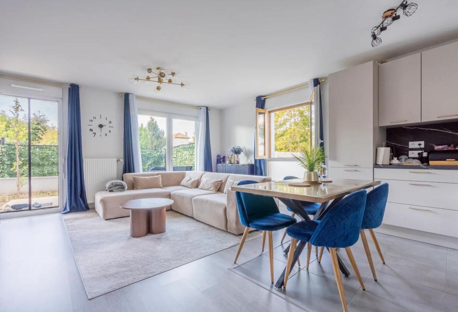 Appartement de 4 pièces de 80 m² à Bondy — photo 1