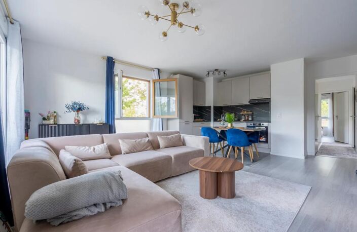 Appartement de 4 pièces de 80 m² à Bondy — photo 2