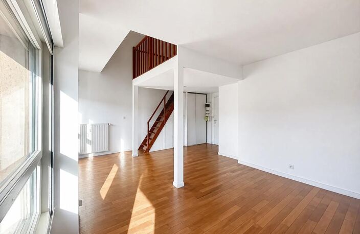 FONTENAY-AUX-ROSES – 34 M² CARREZ – DERNIER ÉTAGE – MEZZANINE – PARKING – DPE D — photo 2
