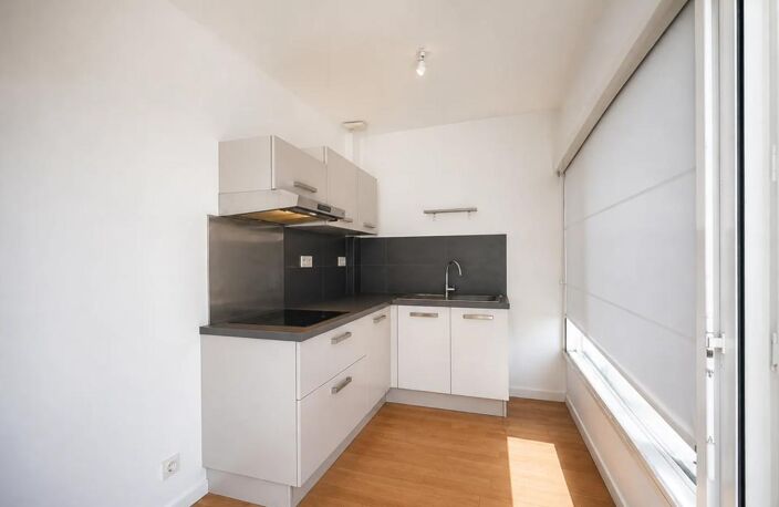 FONTENAY-AUX-ROSES – 34 M² CARREZ – DERNIER ÉTAGE – MEZZANINE – PARKING – DPE D — photo 3