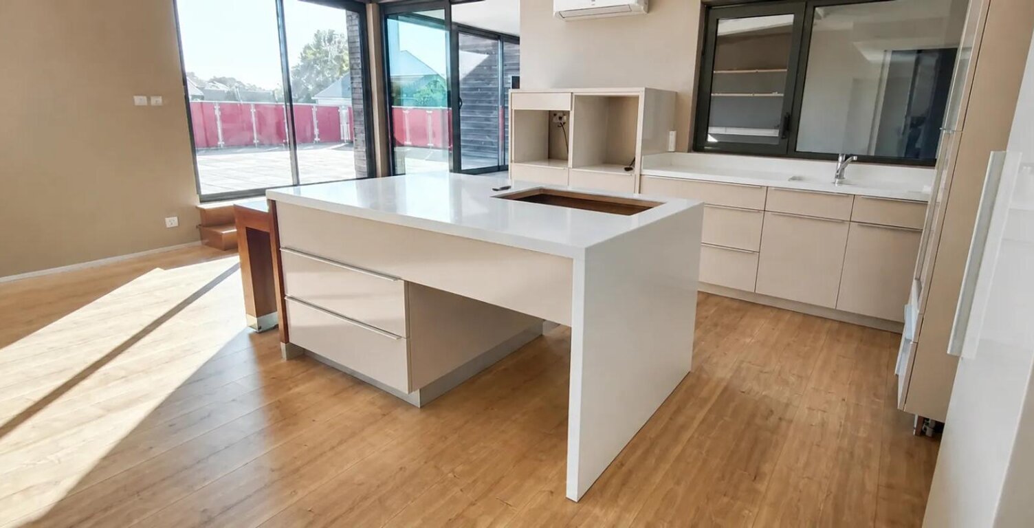 Appartement récent et climatisé de 5 pièces de 210 m² à Ruaudin — photo 1