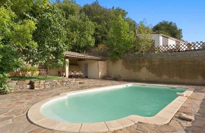 Ferrières-Poussarou – Maison en pierre, deux logements et piscine avec vue sur la nature — photo 2