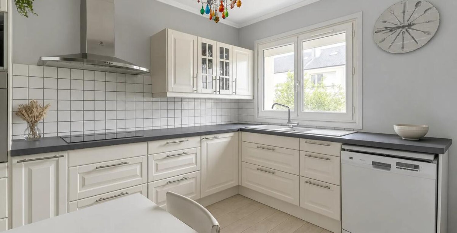 Maison rénovée 4 pièces à Maurepas — photo 1