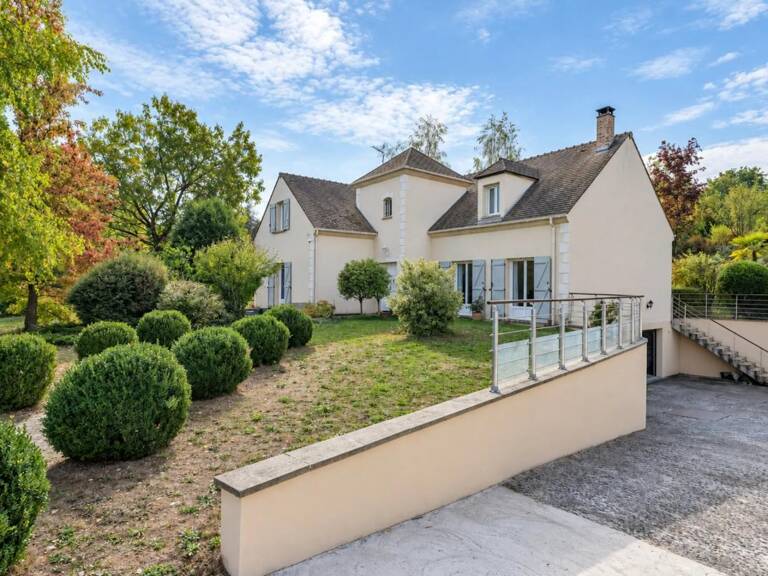 LUZARCHES – Une propriété rare au cœur de 2 646 m² de verdure — photo 1