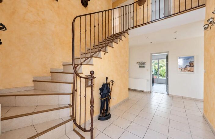 LUZARCHES – Une propriété rare au cœur de 2 646 m² de verdure — photo 2