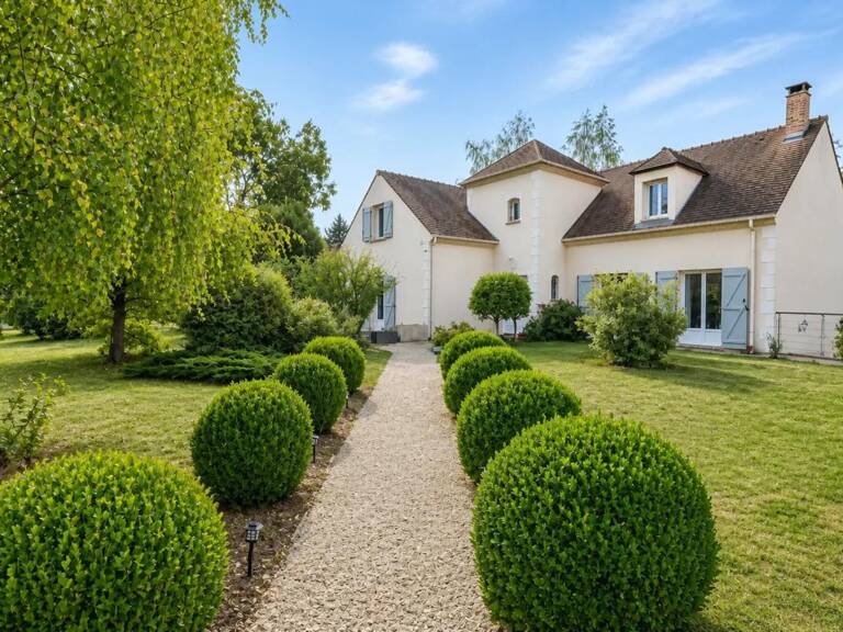 LUZARCHES – Une propriété rare au cœur de 2 646 m² de verdure — photo 1