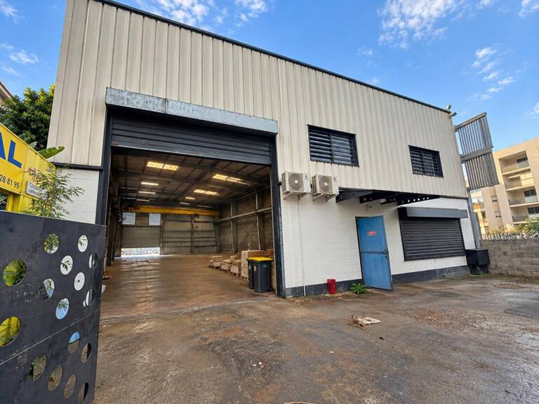 ENTREPÔT 440 M² – SAINT-DENIS — photo 1
