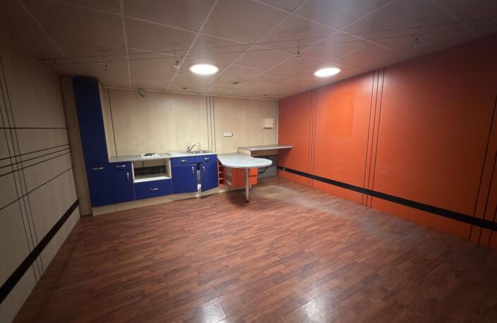 Entrepôt 440 m²  – Saint-Denis — photo 3