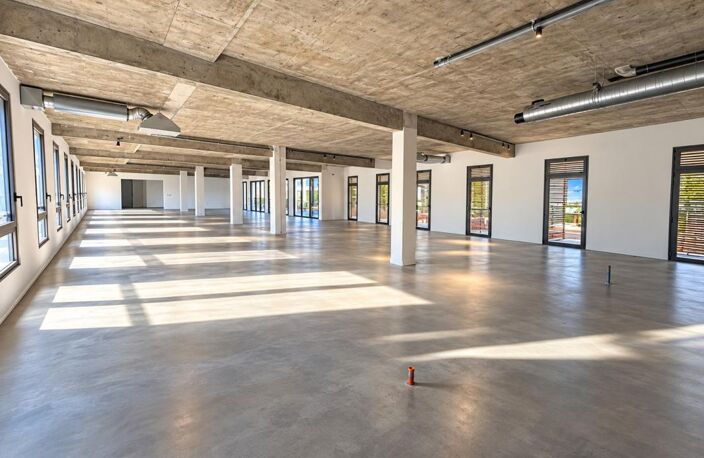 Bureaux 405 m² avec terrasse – Le Kerval — photo 2
