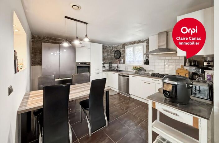 Maison À Vendre CASTRES – MAISON FAMILIALE DE 151 M² – 5 CHAMBRES – JARDIN INTIMISTE — photo 4