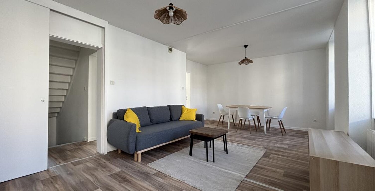À LOUER – BEAU DUPLEX F4 MEUBLÉ AVEC TERRASSE ET JARDIN PRIV — photo 1