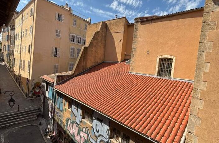 T3 ENTIÈREMENT RÉNOVÉ AVEC PARKING – 53 M² – MARSEILLE 2? — photo 2