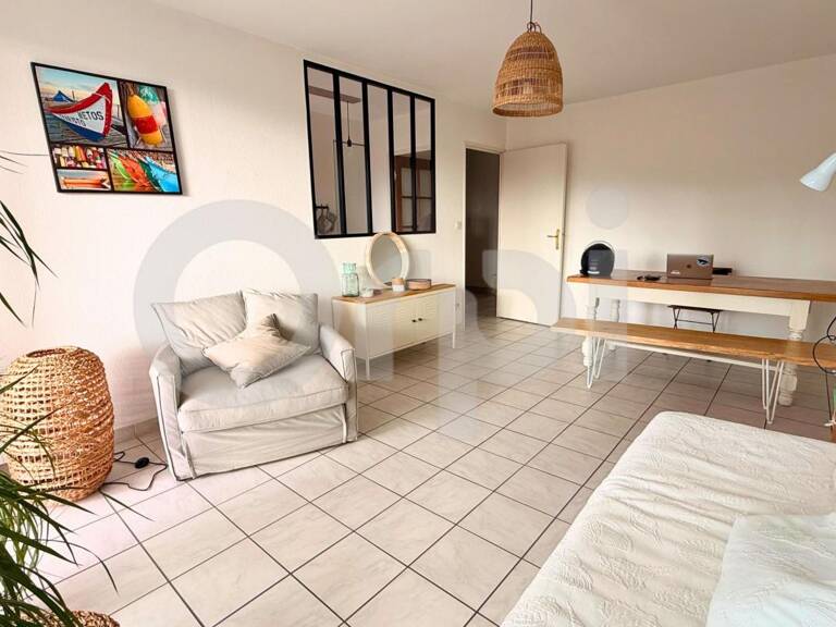 Appartement À Louer NON MEUBLE — photo 1