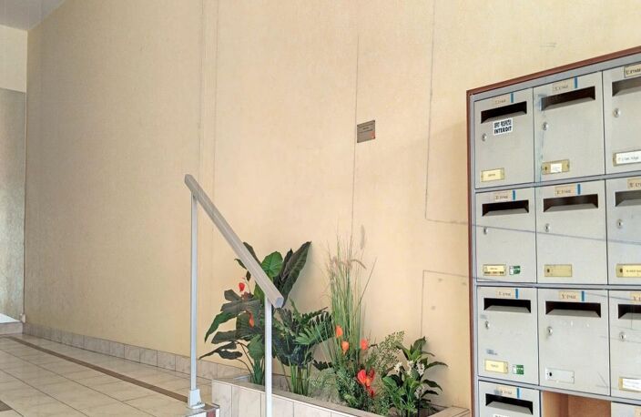 T2 avec balcon et parking, centre-ville — photo 3