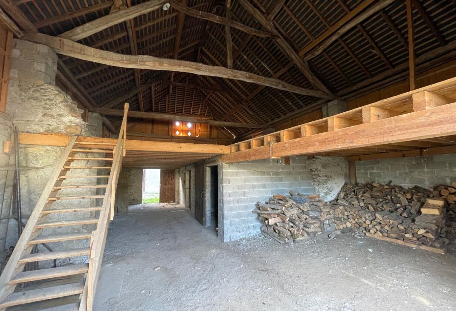 GRANGE À Vendre — photo 1