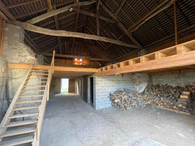 GRANGE À Vendre — photo du bien