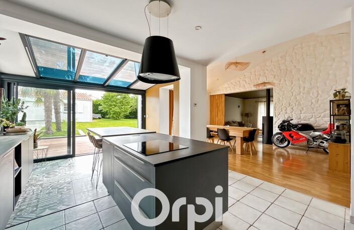 EXCLUSIVITE : Confort, luminosité et grand terrain à La Roche-sur-Yon — photo 4