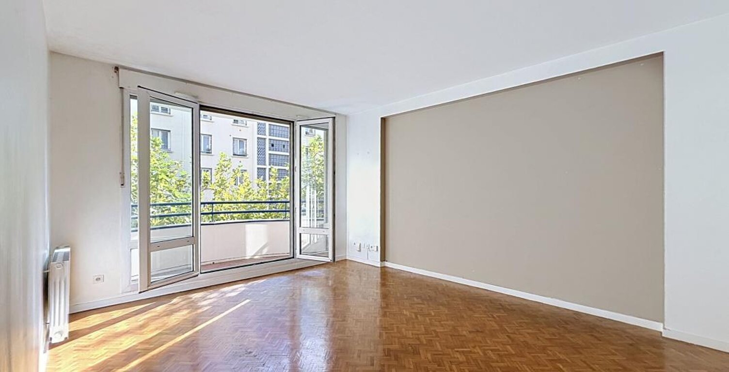 À saisir ! Beau T2 de 55,78 m² – Balcon plein SUD – Ascenseur – Immeuble sur son terrain – Garage en sus — photo 1