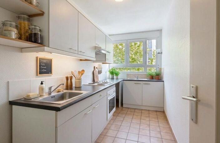 À saisir ! Beau T2 de 55,78 m² – Balcon plein SUD – Ascenseur – Immeuble sur son terrain – Garage en sus — photo 5